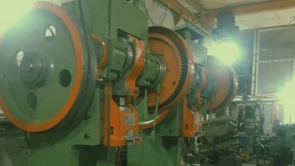 پرس‌سازی ثامن؛ دستگاه پرس اتصالات قالب بتن با مشاوره رایگان
