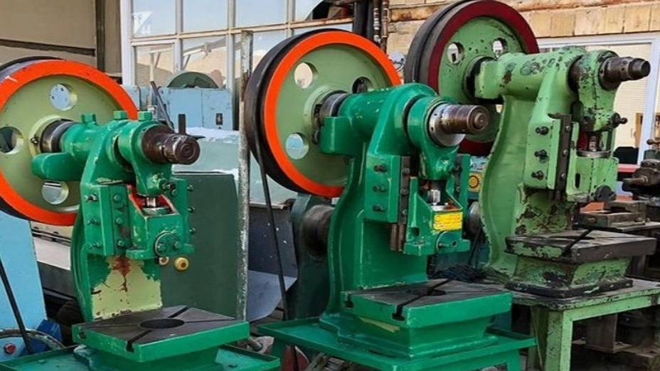 آشنایی با دستگاه پرس ضربه ای آشنایی با دستگاه پرس ضربه ای